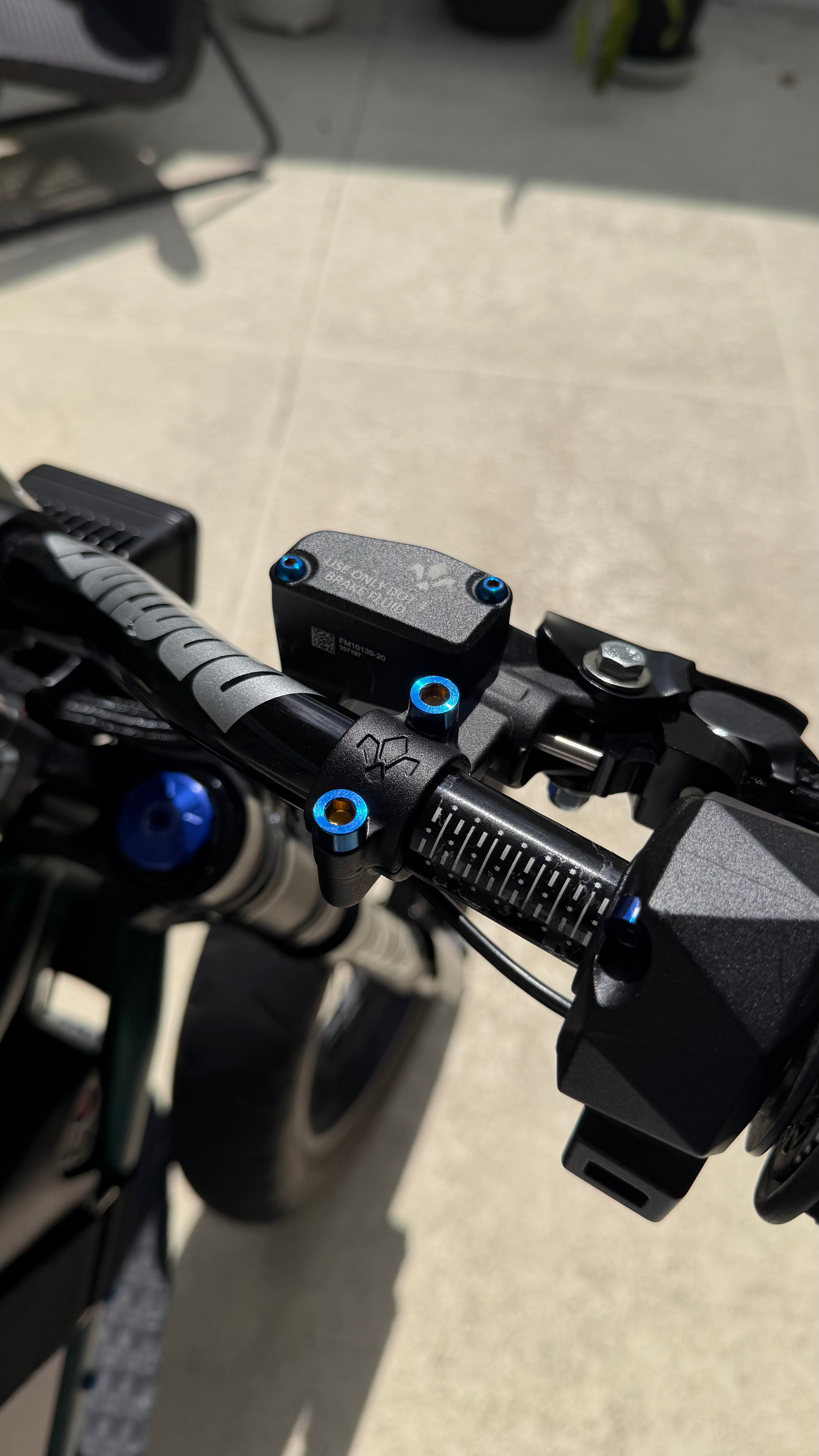 Formula/Ultra Bee Lever Titanium Bolts